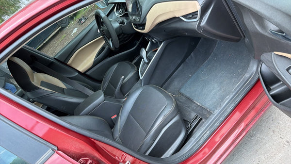 CHEVROLET ONIX PREMIER RED LINE