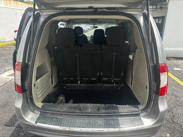 CHRYSLER TOWN & COUNTRY LI/ TA/ CD/ RA-17