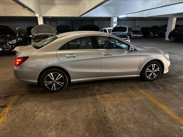 MERCEDES BENZ CLA 200 CGI SPORT