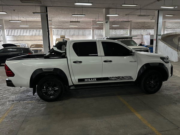 TOYOTA HILUX SR DOBLE CAB