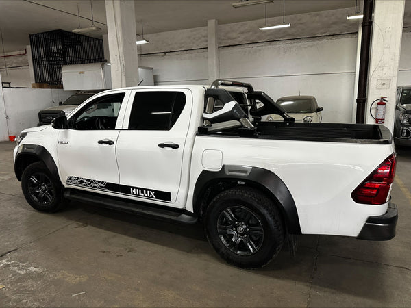 TOYOTA HILUX SR DOBLE CAB