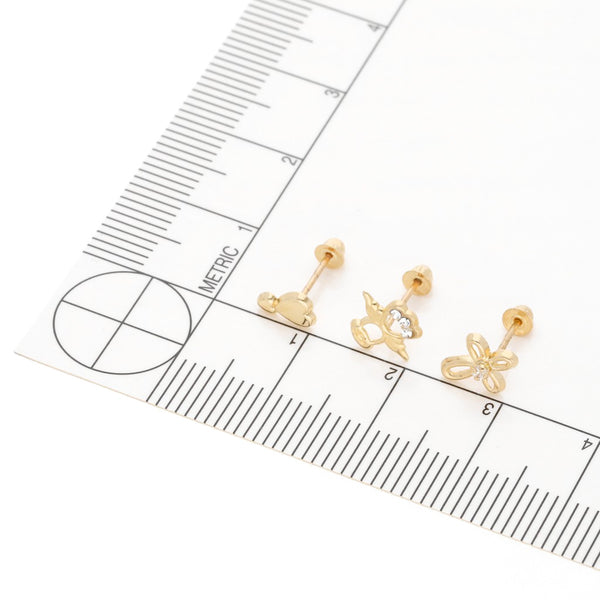 Tres pares de broqueles diseño especial uno con sintéticos en oro amarillo 14 kilates.