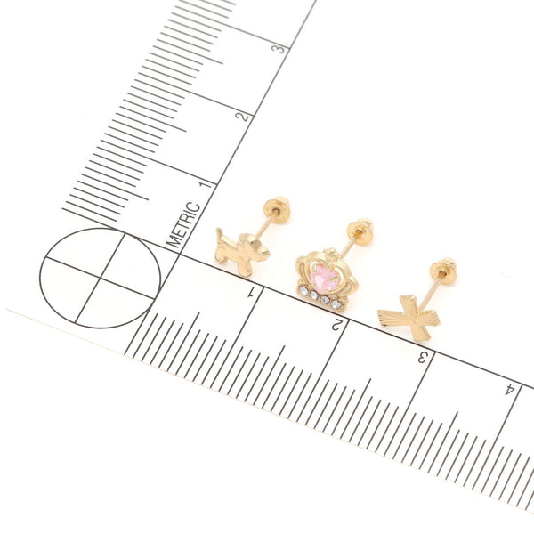 Tres pares de broqueles diseño especial uno con sintéticos en oro amarillo 14 kilates.