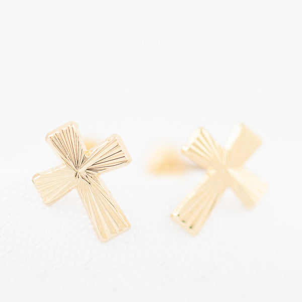 Tres pares de broqueles diseño especial en oro tres tonos 14 kilates.