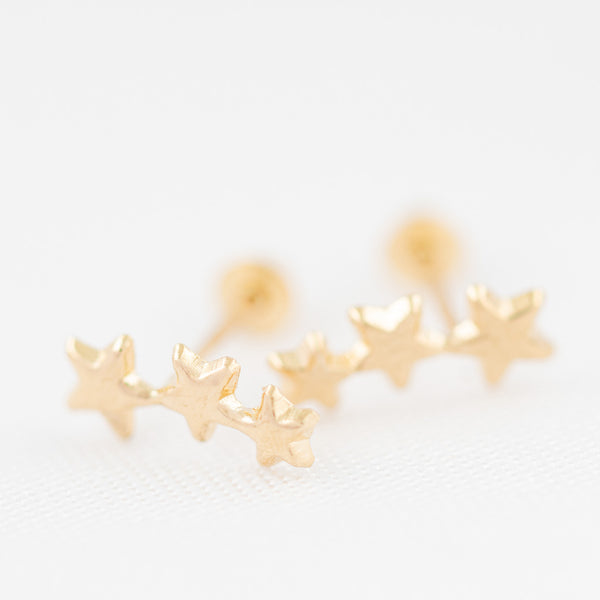 Tres pares de broqueles diseño especial en oro tres tonos 14 kilates.