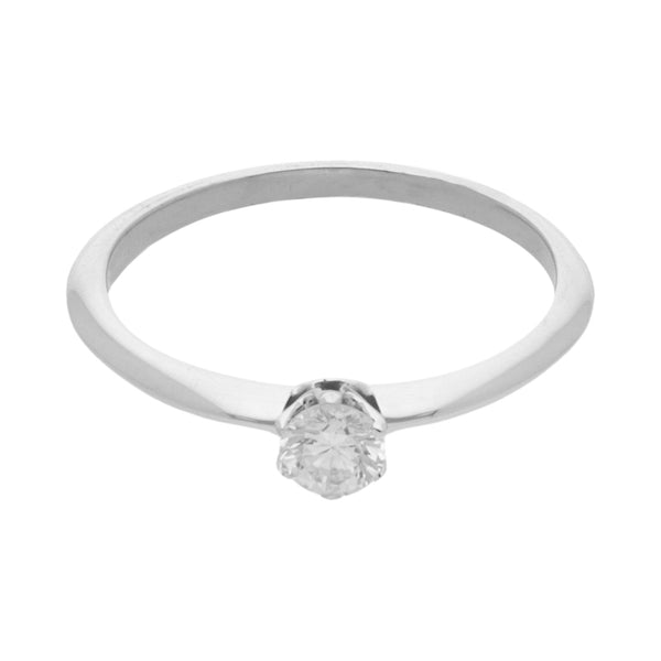 Anillo solitario con diamante en oro blanco 14 kilates.
