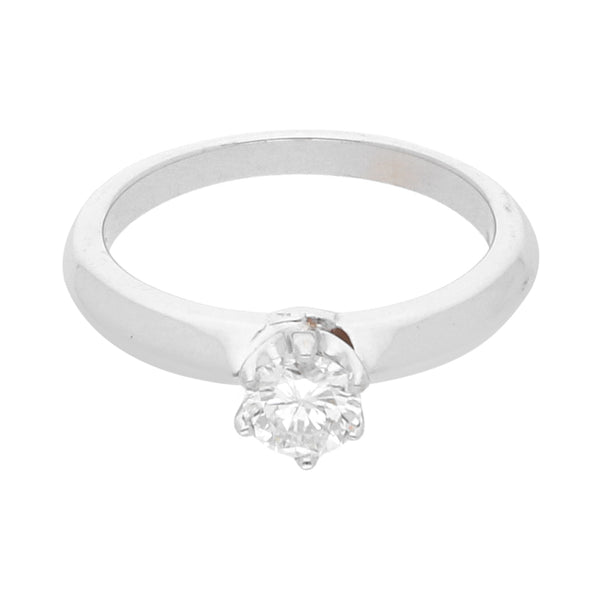 Anillo solitario con diamante en oro blanco 14 kilates.