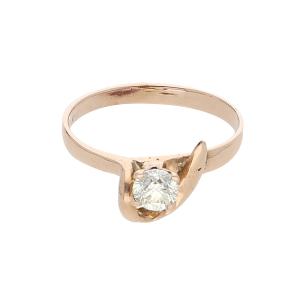 Anillo solitario con diamante en oro amarillo 10 kilates.