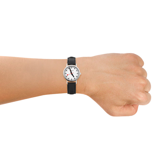 Reloj Mondaine unisex en acero inoxidable correa piel.