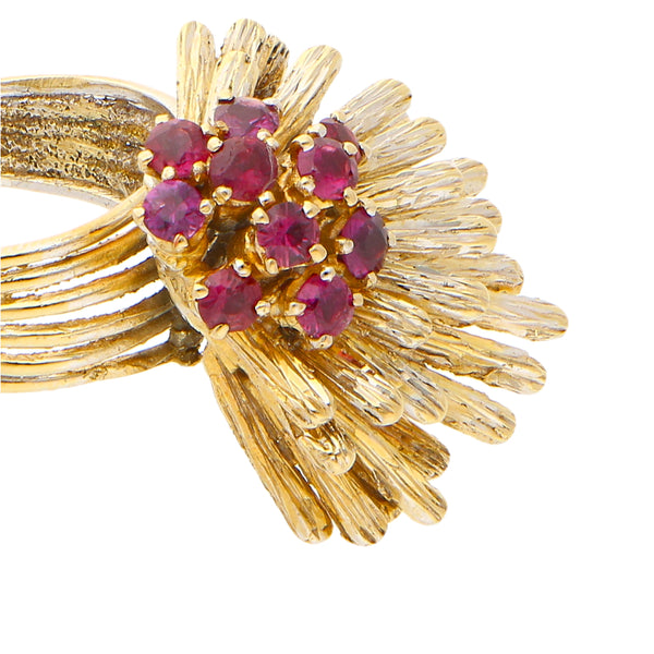 Anillo hechura especial con rubíes en oro dos tonos 18 kilates.