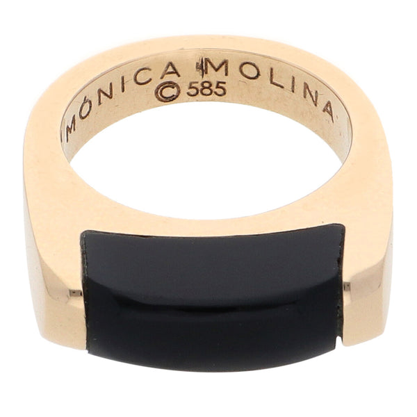 Anillo hechura especial con sintético firma Mónica Molina en oro amarillo 14 kilates.