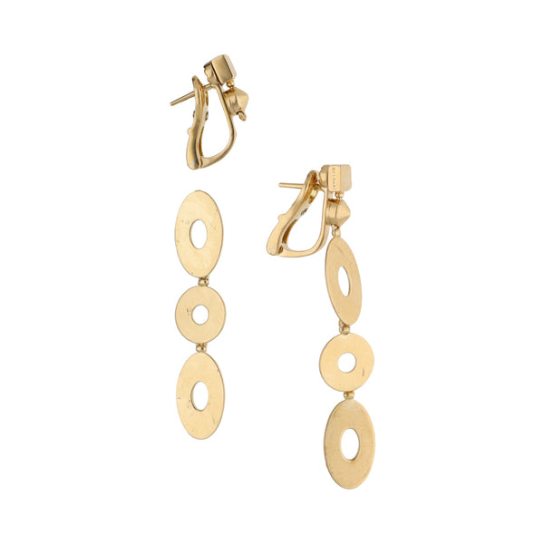 Aretes diseño italiano firma Bvlgari en oro amarillo 18 kilates.