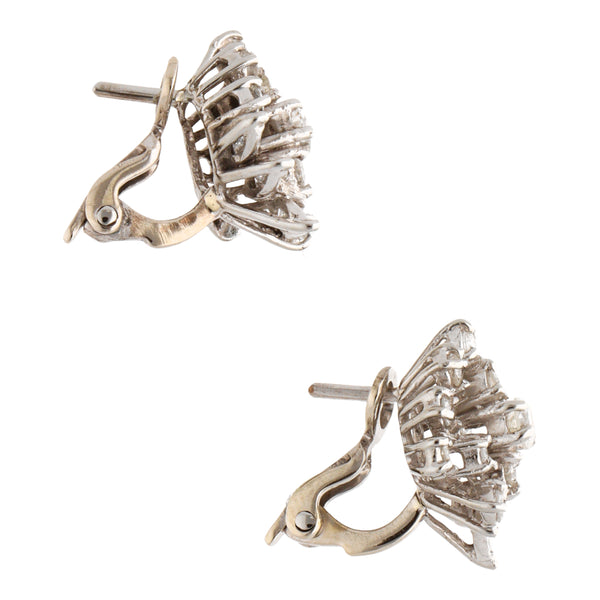 Aretes calados con diamantes en oro blanco 8 kilates.