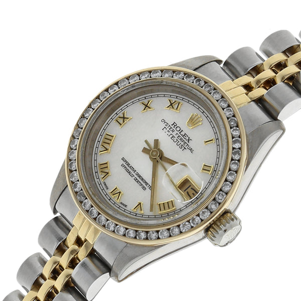 Reloj Rolex para dama modelo Oyster Perpetual DateJust vistas en oro amarillo 18 kilates.