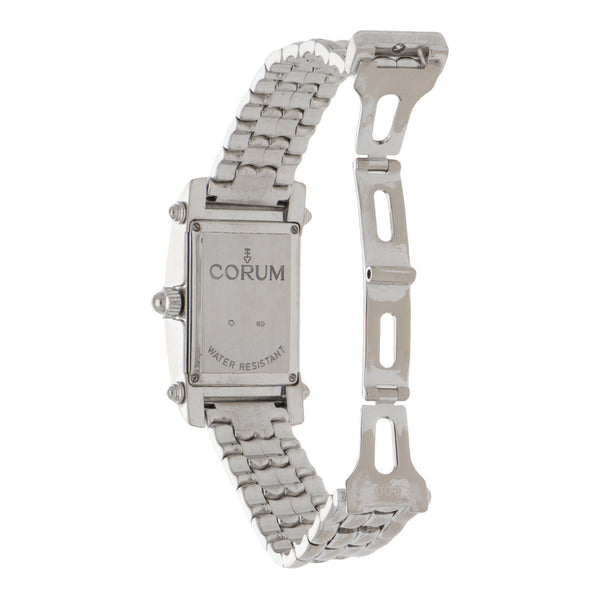 Reloj Corum para dama modelo Moonligth en oro blanco 18 kilates.