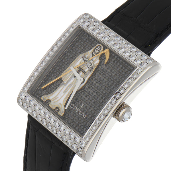 Reloj Corum para caballero modelo Buckingham caja en oro blanco 18 kilates.