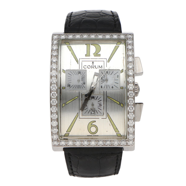 Reloj Corum para caballero modelo Heritage caja en oro blanco 18 kilates.