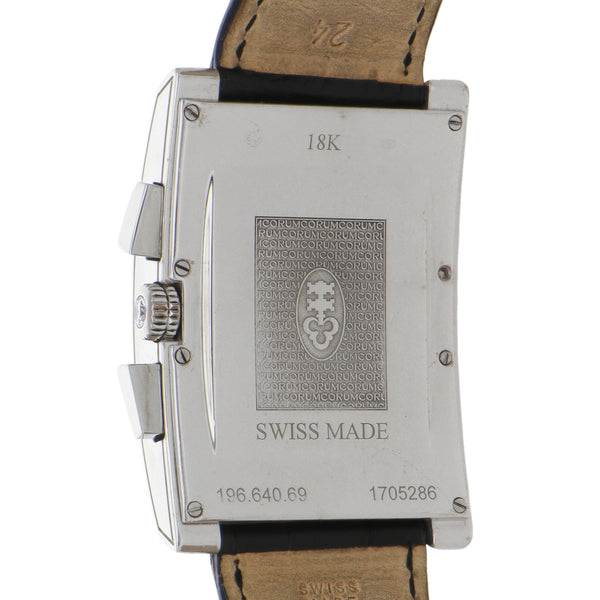 Reloj Corum para caballero modelo Heritage caja en oro blanco 18 kilates.