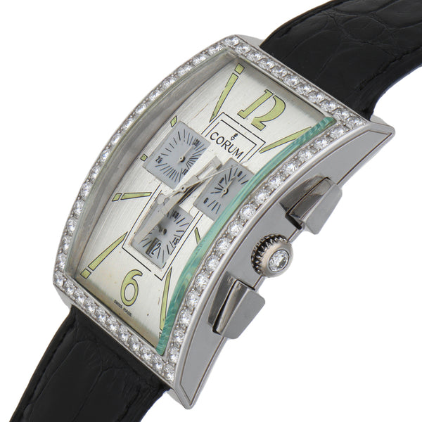 Reloj Corum para caballero modelo Heritage caja en oro blanco 18 kilates.