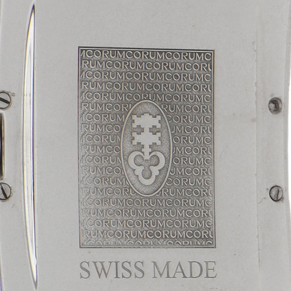 Reloj Corum para caballero modelo Heritage caja en oro blanco 18 kilates.