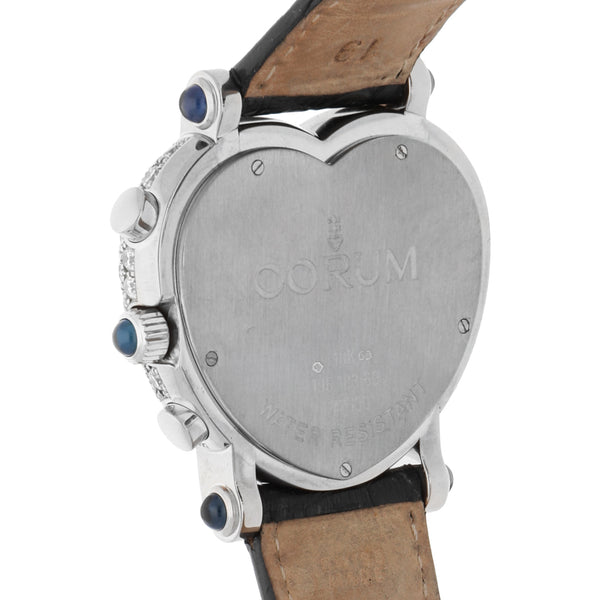 Reloj Corum para dama modelo Romantic Heart caja en oro blanco 18 kilates.