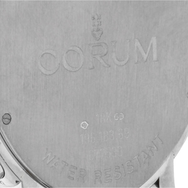 Reloj Corum para dama modelo Romantic Heart caja en oro blanco 18 kilates.