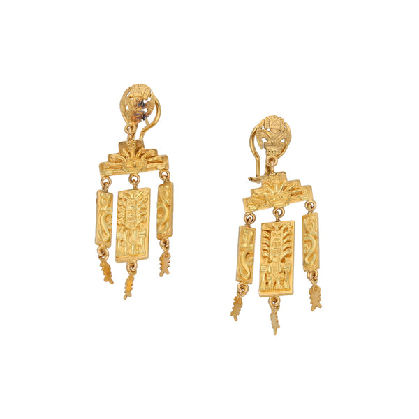 Aretes estilizados con colgantes motivo inca en oro amarillo 18 kilates.