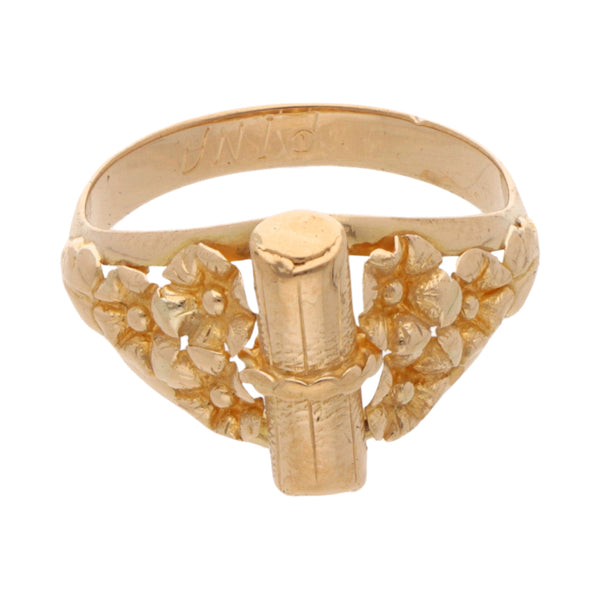 Anillo estilizado motivo floral en oro amarillo 18 kilates.