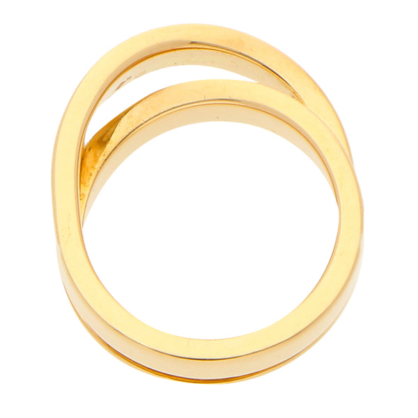 Anillo estilizado firma Cartier en oro amarillo 18 kilates.