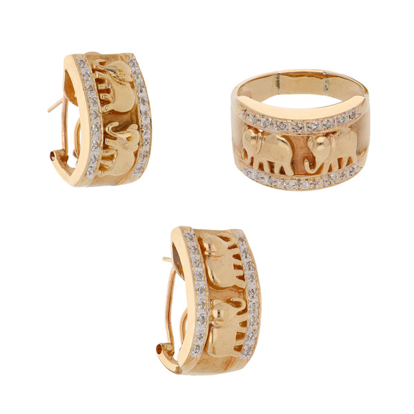 Juego de anillo y aretes hechura especial motivo elefantes con diamantes en oro dos tonos 14 kilates.