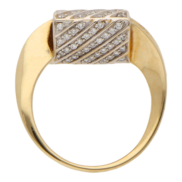 Anillo hechura especial con diamantes en oro amarillo 18 kilates.