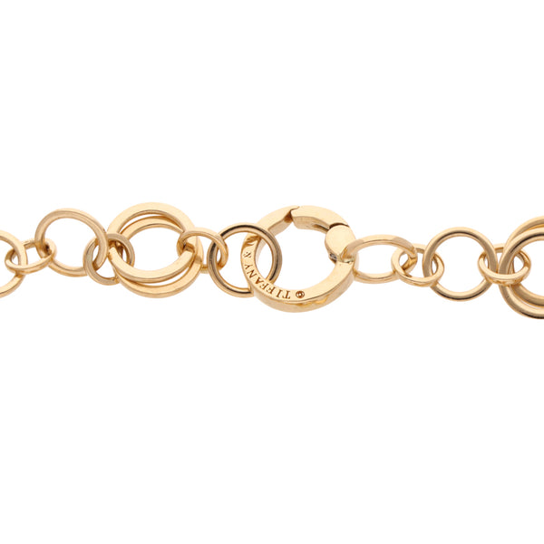 Pulsera de aros firma Tiffany & Co. en oro amarillo 18 kilates.