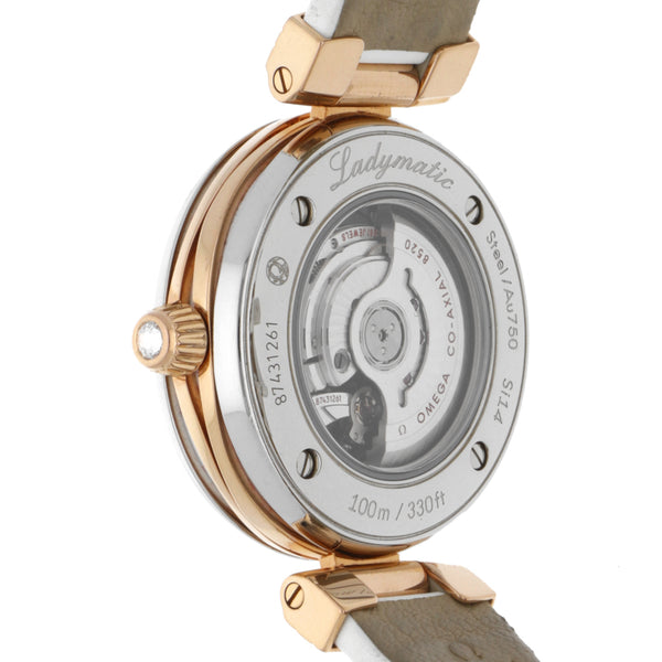 Reloj Omega para dama modelo Ladymatic vistas en oro amarillo 18 kilates.