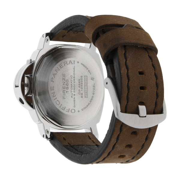 Reloj Panerai para caballero modelo Luminor Submersible.