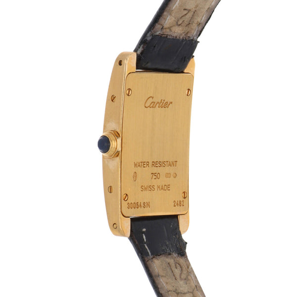 Reloj Cartier para dama modelo Tank Americaine caja en oro amarillo 18 kilates.