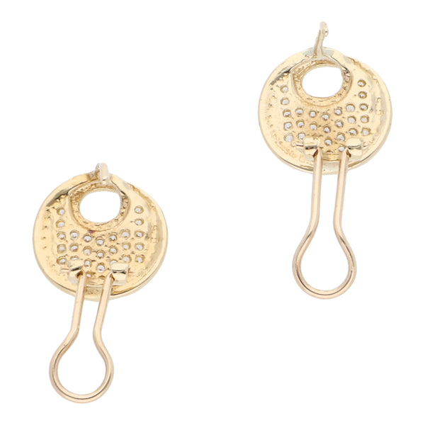 Aretes estilizados con sintéticos en oro amarillo 14 kilates.