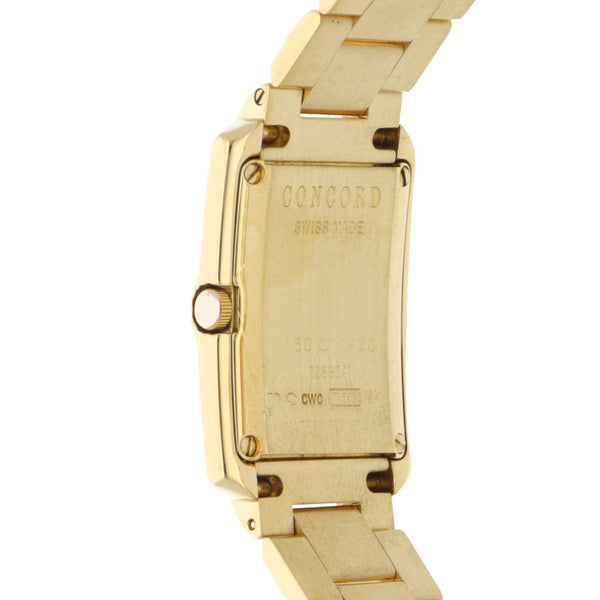 Reloj Concord para dama modelo Delirium en oro amarillo 18 kilates.