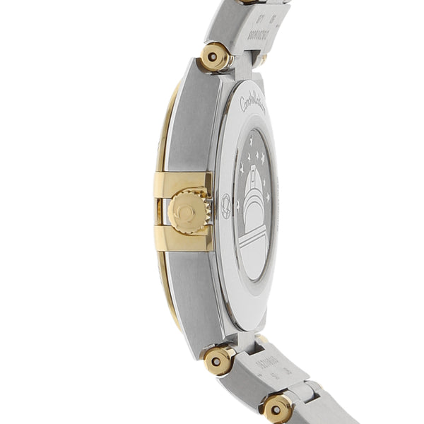 Reloj Omega para dama modelo Constellation vistas en oro amarillo 18 kilates.