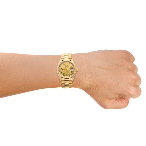 Reloj Rolex para caballero modelo Oyster Perpetual DateJust en oro amarillo 18 kilates.