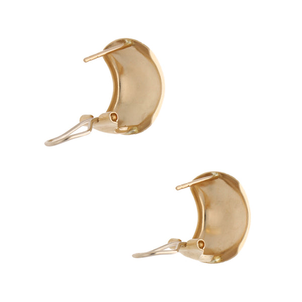 Aretes acanalados en oro amarillo 14 kilates.