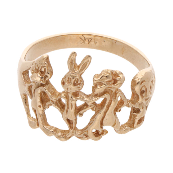 Anillo calado motivo personajes Looney Tunes en oro amarillo 14 kilates.