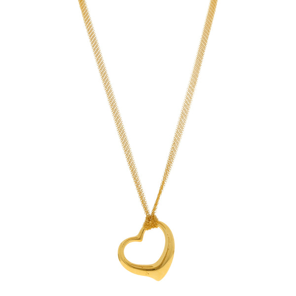 Collar eslabón tejido con dije motivo corazón firma Tiffany & Co. colección Elsa Peretti en oro amarillo 18 kilates.