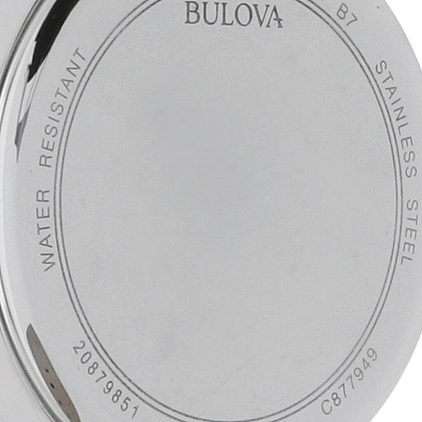 Reloj Bulova para dama en acero inoxidable correa piel.