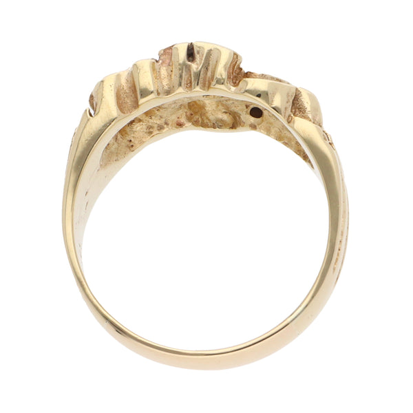 Anillo hechura barroca con diamantes en oro dos tonos 14 kilates.