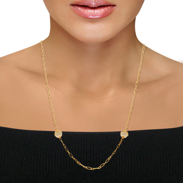 Collar eslabón combinado con dos dijes motivo esfera en oro dos tonos 14 kilates.