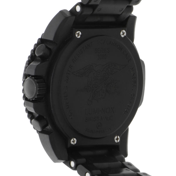 Reloj Luminox para caballero en carbono.