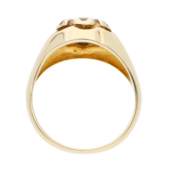 Anillo hechura especial con diamantes en oro amarillo 14 kilates.