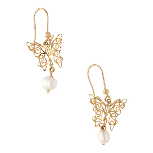 Aretes calados motivo mariposa con perlas en oro amarillo 14 kilates.