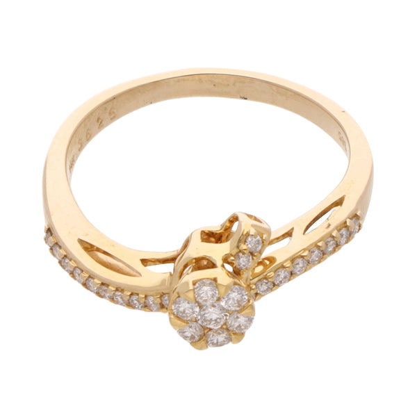 Anillo hechura especial con diamantes en oro amarillo 14 kilates.