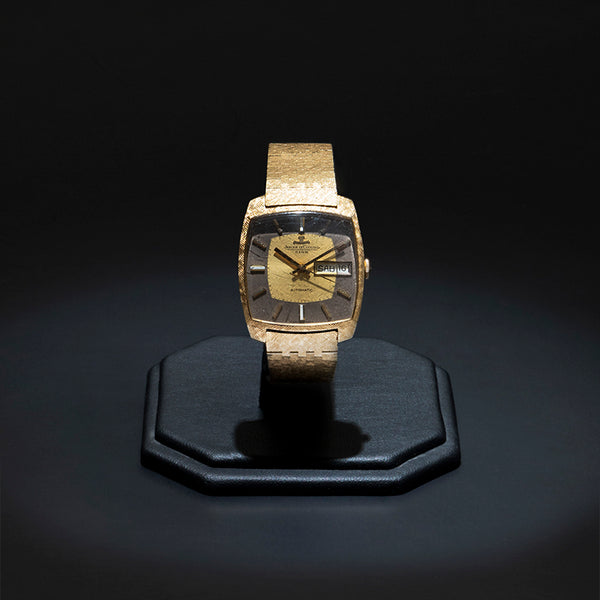 Reloj Jaeger-LeCoultre para caballero modelo Club en oro amarillo 18 kilates.